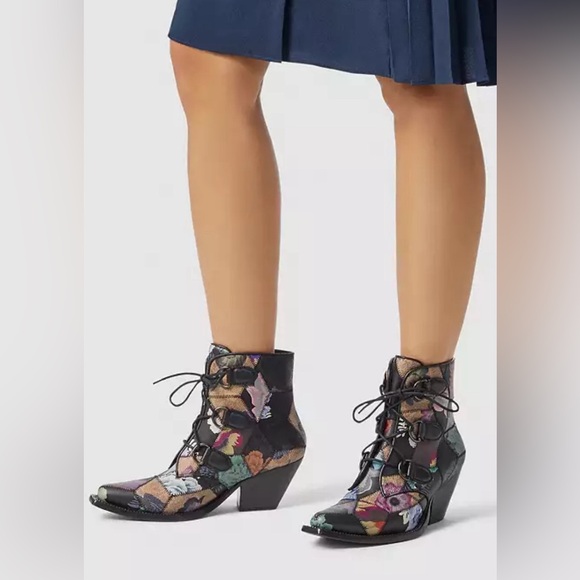 EUC Coach x Kaffe Fassett Lace Up Chain Bootie Sz 9.5 EU40 Rare - Picture 3 of 16